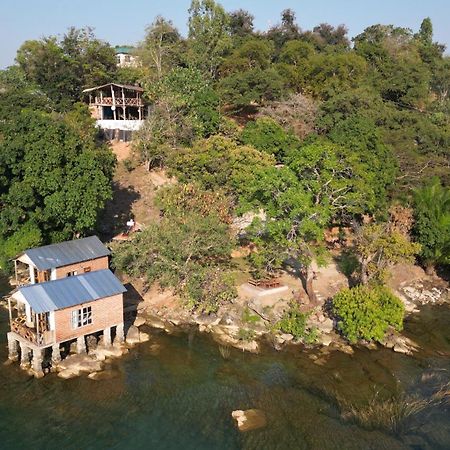 Soul Rebel Lodge & Backpackers Nkhata Bay Exterior foto