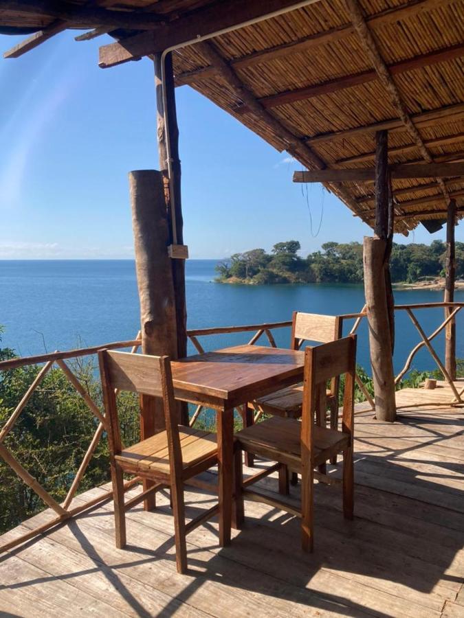 Soul Rebel Lodge & Backpackers Nkhata Bay Exterior foto