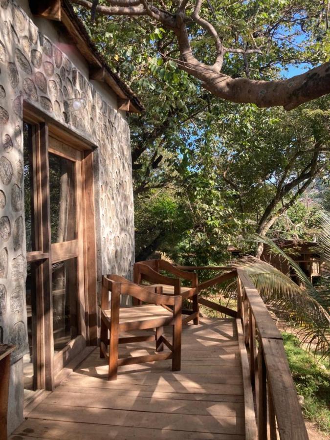 Soul Rebel Lodge & Backpackers Nkhata Bay Exterior foto